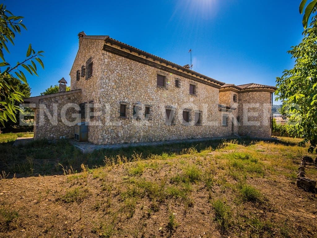 21 bedroom Finca/Country House for sale in Yeste with garage - € 6,500,000 (Ref: 9946333)