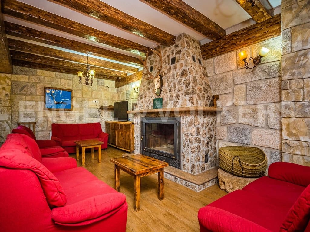 21 soveværelse Finca/Landehus til salg i Yeste med garage - € 6.500.000 (Ref: 9946333)