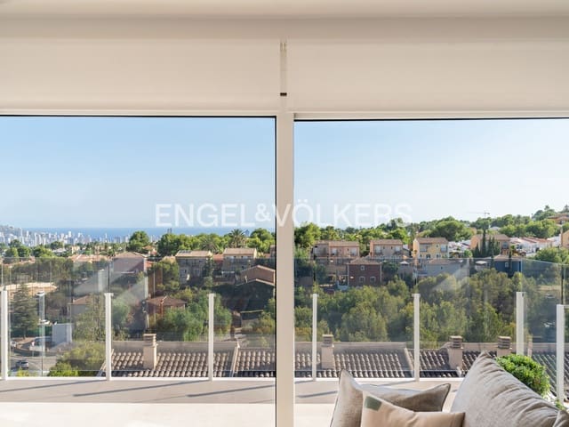 Chalet de 4 habitaciones en La Nucia en venta con piscina garaje - 449.000 € (Ref: 9946623)