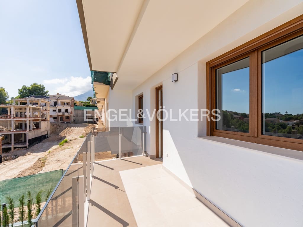 4 bedroom Villa for sale in La Nucia with pool garage - € 449,000 (Ref: 9946623)