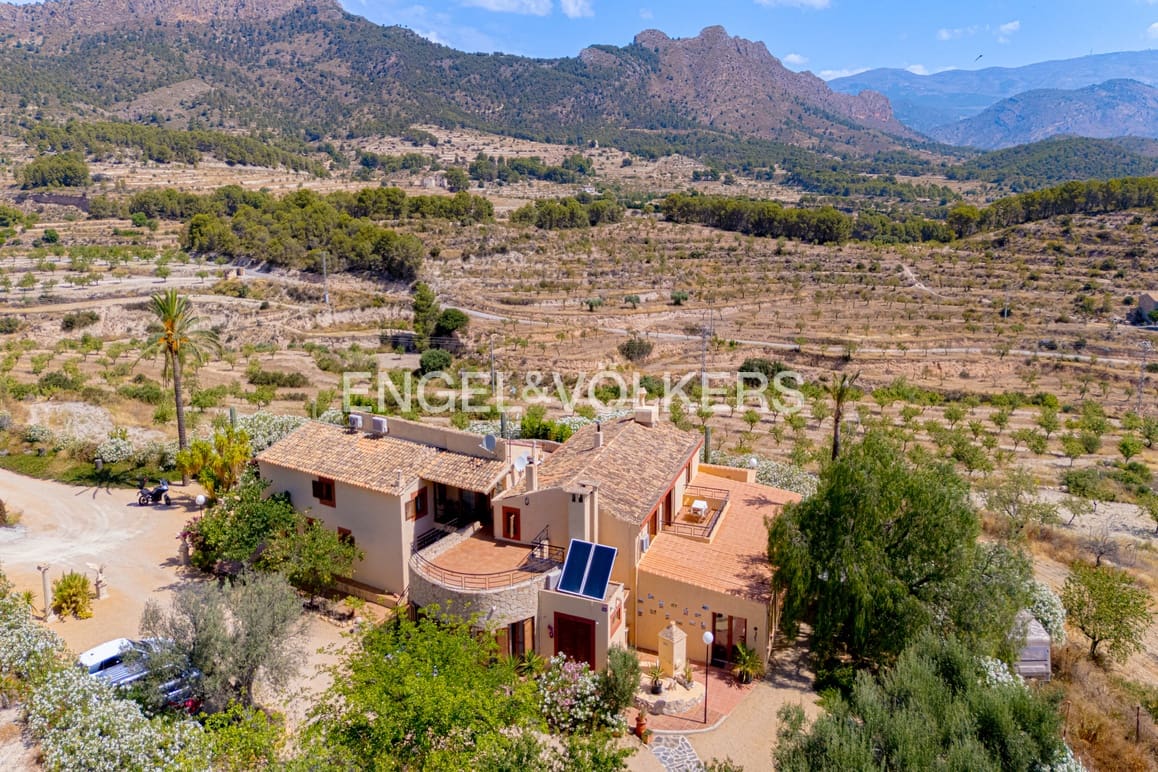 7 soverom Finca/Herregård til salgs i Relleu med svømmebasseng garasje - € 925 000 (Ref: 9948395)
