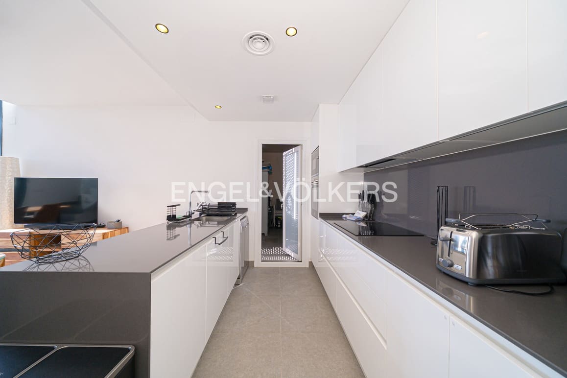 Garage til salg i Polop - € 650.000 (Ref: 9948396)
