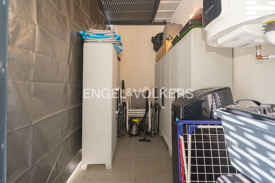Garage til salg i Polop - € 650.000 (Ref: 9948396)