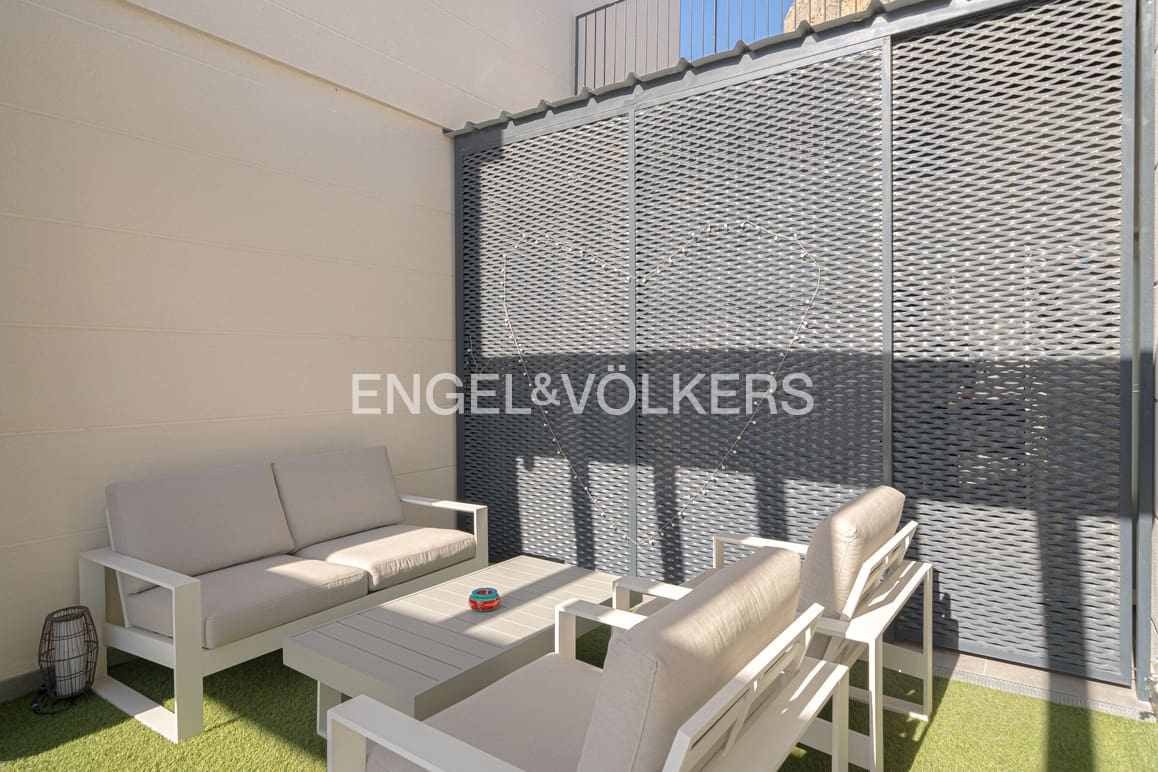 Garage til salg i Polop - € 650.000 (Ref: 9948396)