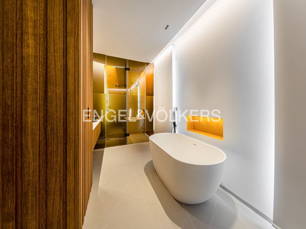 4 bedroom Villa for sale in Benidorm with pool garage - € 2,825,000 (Ref: 9956546)