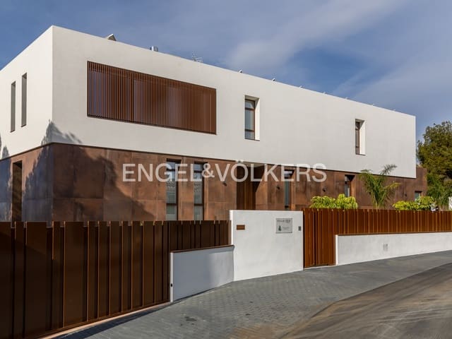 4 bedroom Villa for sale in Benidorm with pool garage - € 2,825,000 (Ref: 9956546)