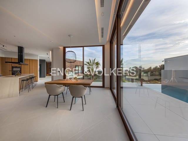 4 bedroom Villa for sale in Benidorm with pool garage - € 2,825,000 (Ref: 9956546)