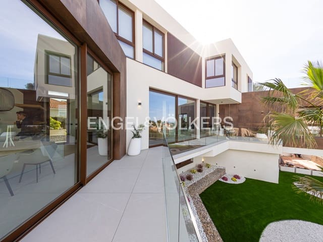 4 bedroom Villa for sale in Benidorm with pool garage - € 2,825,000 (Ref: 9956546)