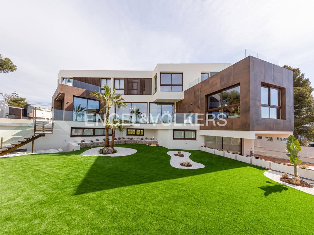 4 sypialnia Willa na sprzedaż w Benidorm z basenem garażem - 2 825 000 € (Ref: 9956546)