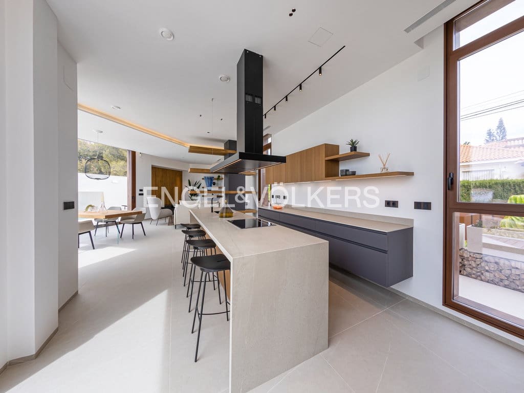 4 sypialnia Willa na sprzedaż w Benidorm z basenem garażem - 2 825 000 € (Ref: 9956546)
