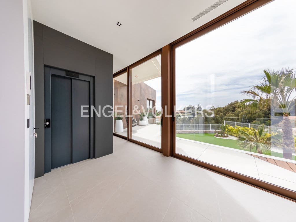 4 sypialnia Willa na sprzedaż w Benidorm z basenem garażem - 2 825 000 € (Ref: 9956546)
