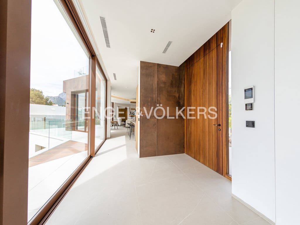 4 sypialnia Willa na sprzedaż w Benidorm z basenem garażem - 2 825 000 € (Ref: 9956546)
