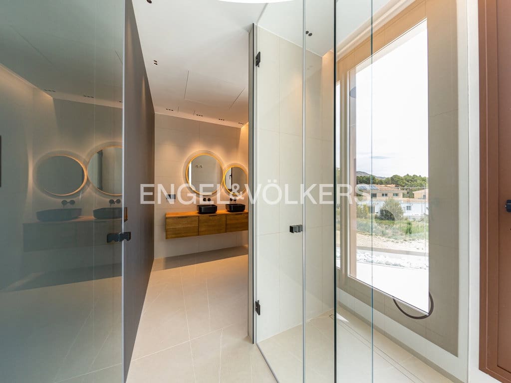 4 sypialnia Willa na sprzedaż w Benidorm z basenem garażem - 2 825 000 € (Ref: 9956546)