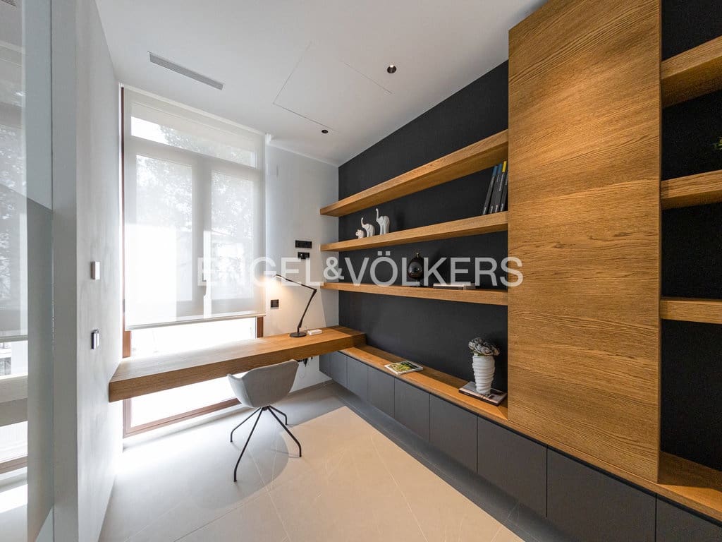 4 sypialnia Willa na sprzedaż w Benidorm z basenem garażem - 2 825 000 € (Ref: 9956546)