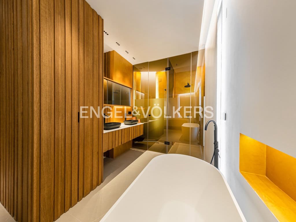 4 sypialnia Willa na sprzedaż w Benidorm z basenem garażem - 2 825 000 € (Ref: 9956546)