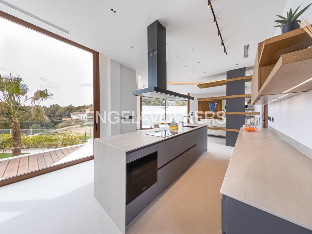 4 sypialnia Willa na sprzedaż w Benidorm z basenem garażem - 2 825 000 € (Ref: 9956546)