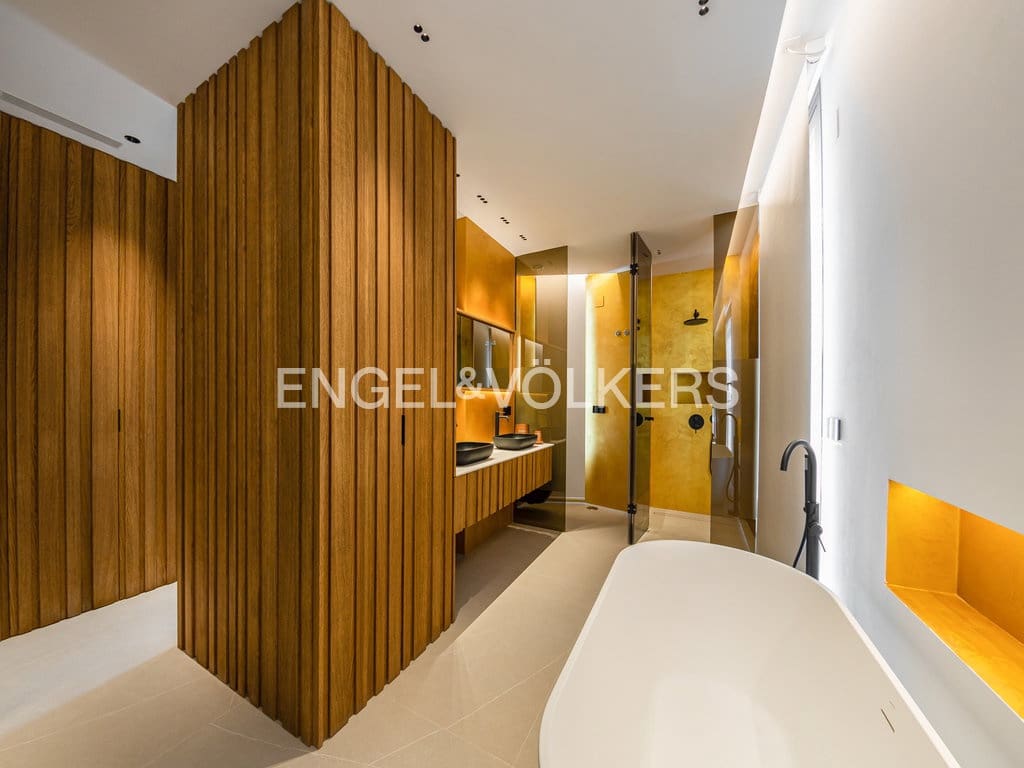 4 sypialnia Willa na sprzedaż w Benidorm z basenem garażem - 2 825 000 € (Ref: 9956546)