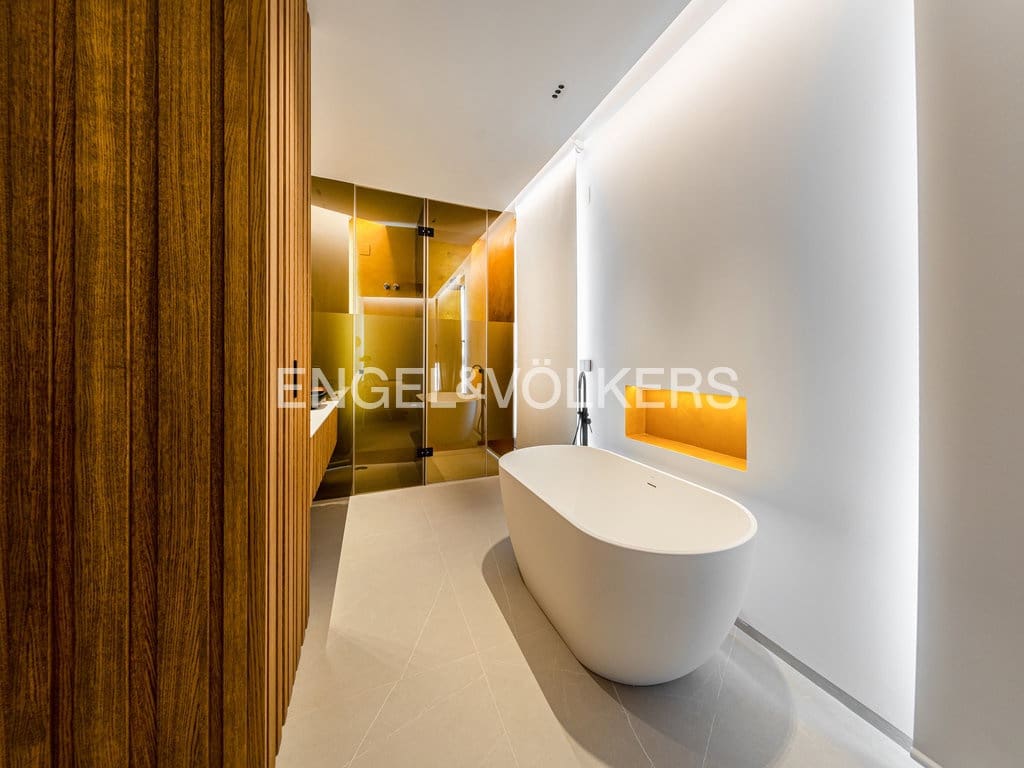 4 sypialnia Willa na sprzedaż w Benidorm z basenem garażem - 2 825 000 € (Ref: 9956546)