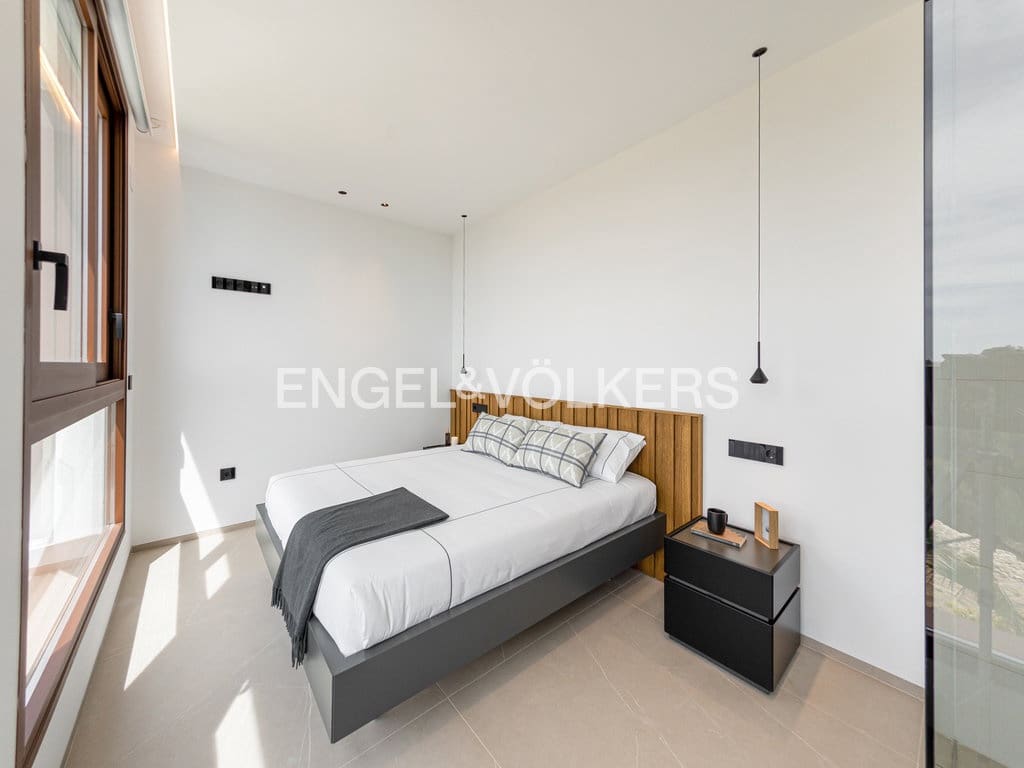 4 sypialnia Willa na sprzedaż w Benidorm z basenem garażem - 2 825 000 € (Ref: 9956546)