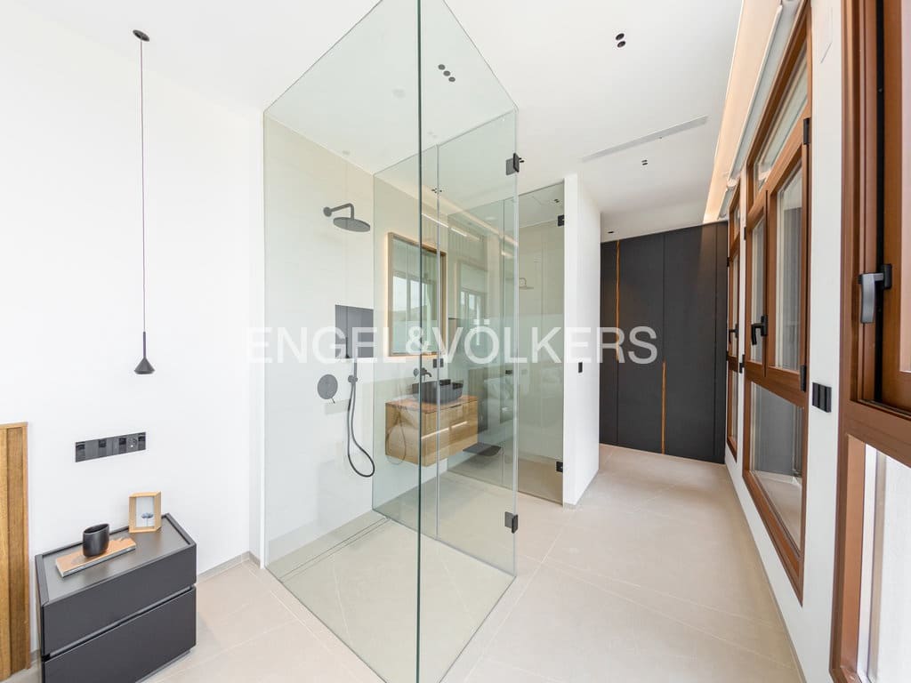 4 sypialnia Willa na sprzedaż w Benidorm z basenem garażem - 2 825 000 € (Ref: 9956546)