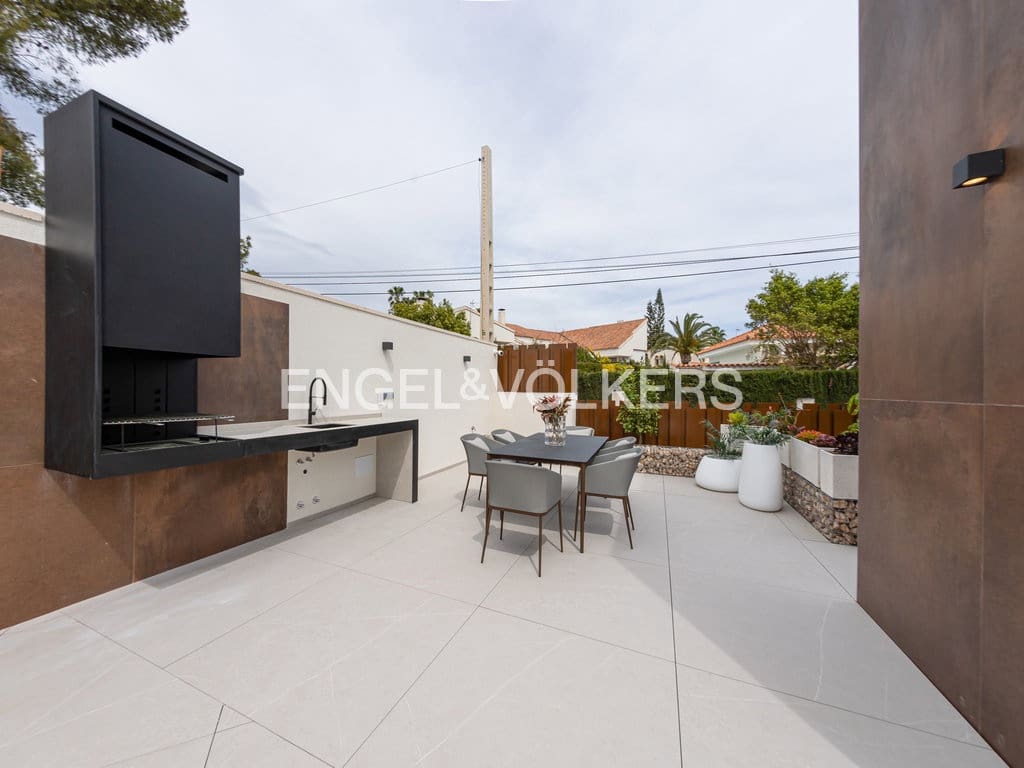 4 sypialnia Willa na sprzedaż w Benidorm z basenem garażem - 2 825 000 € (Ref: 9956546)