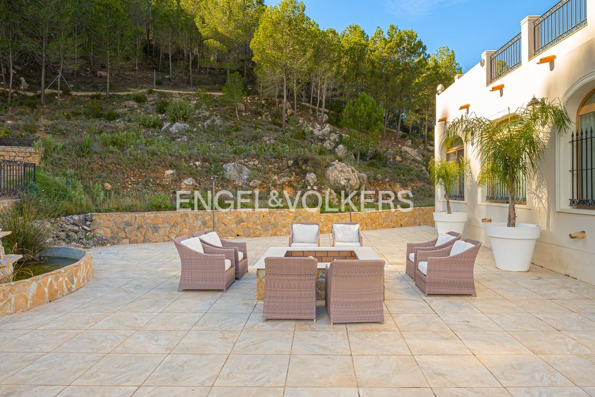 5 Zimmer Villa zu verkaufen in Guadalest mit Pool Garage - 2.400.000 € (Ref: 9958559)