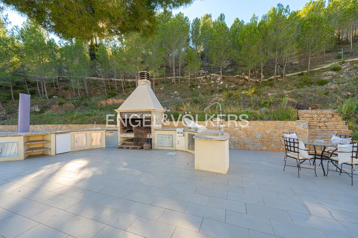 5 Zimmer Villa zu verkaufen in Guadalest mit Pool Garage - 2.400.000 € (Ref: 9958559)
