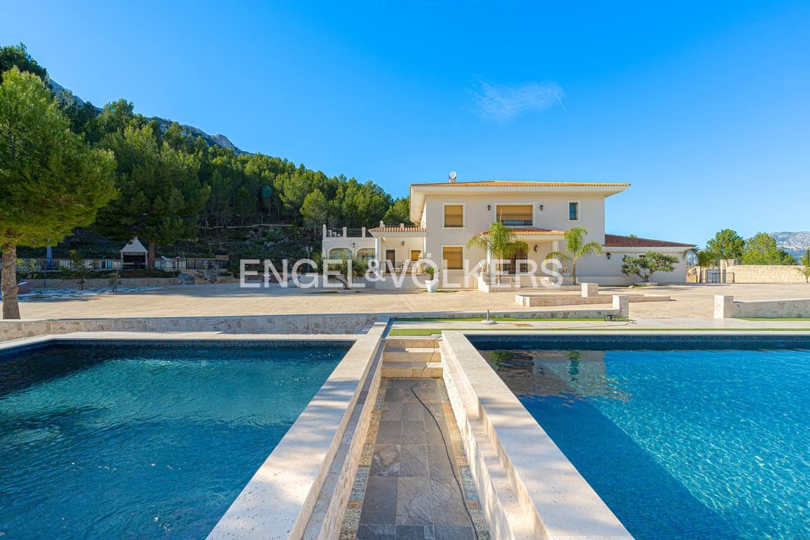 5 sovrum Villa till salu i Guadalest med pool garage - 2 400 000 € (Ref: 9958559)
