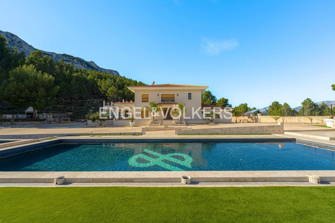 5 sovrum Villa till salu i Guadalest med pool garage - 2 400 000 € (Ref: 9958559)