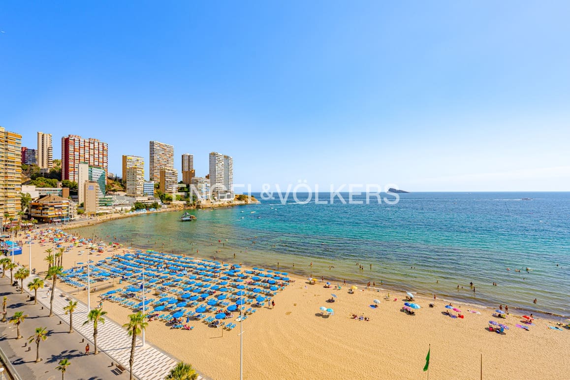 3 soverom Leilighet til salgs i Benidorm med svømmebasseng garasje - € 645 000 (Ref: 9964173)