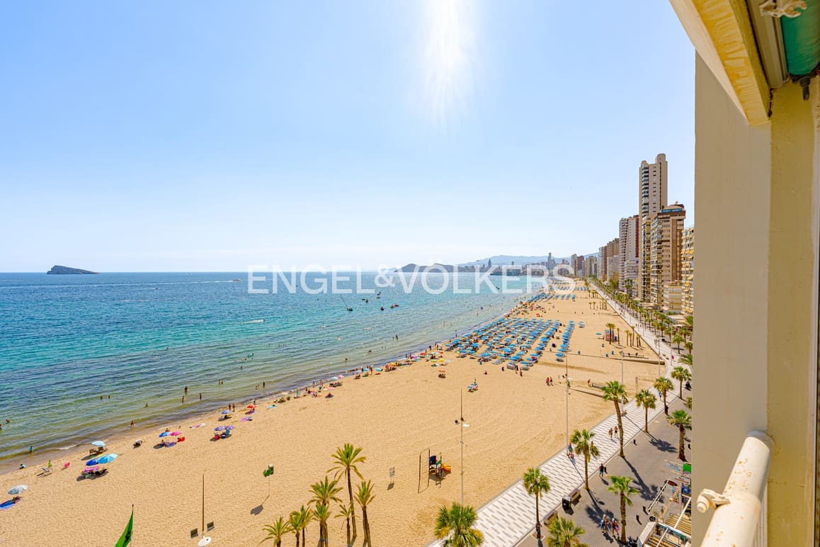3 soverom Leilighet til salgs i Benidorm med svømmebasseng garasje - € 645 000 (Ref: 9964173)