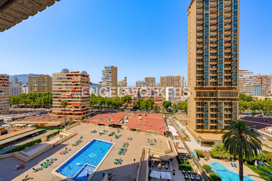 3 soverom Leilighet til salgs i Benidorm med svømmebasseng garasje - € 645 000 (Ref: 9964173)