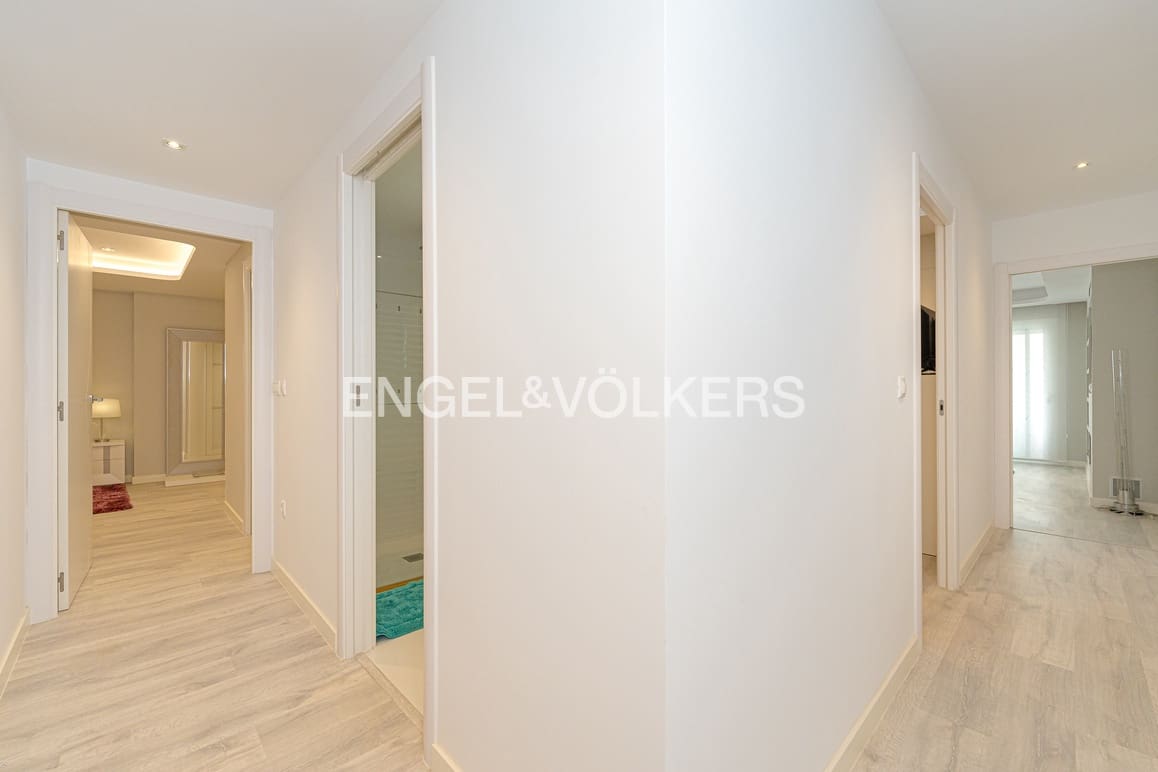 3 bedroom Apartment for sale in Cala de Finestrat - € 550,000 (Ref: 9977654)