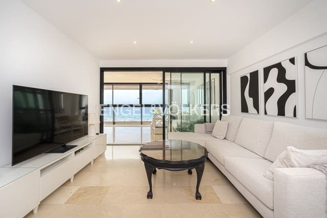 Apartamento de 2 habitaciones en Benidorm en venta con piscina garaje - 760.000 € (Ref: 9981389)