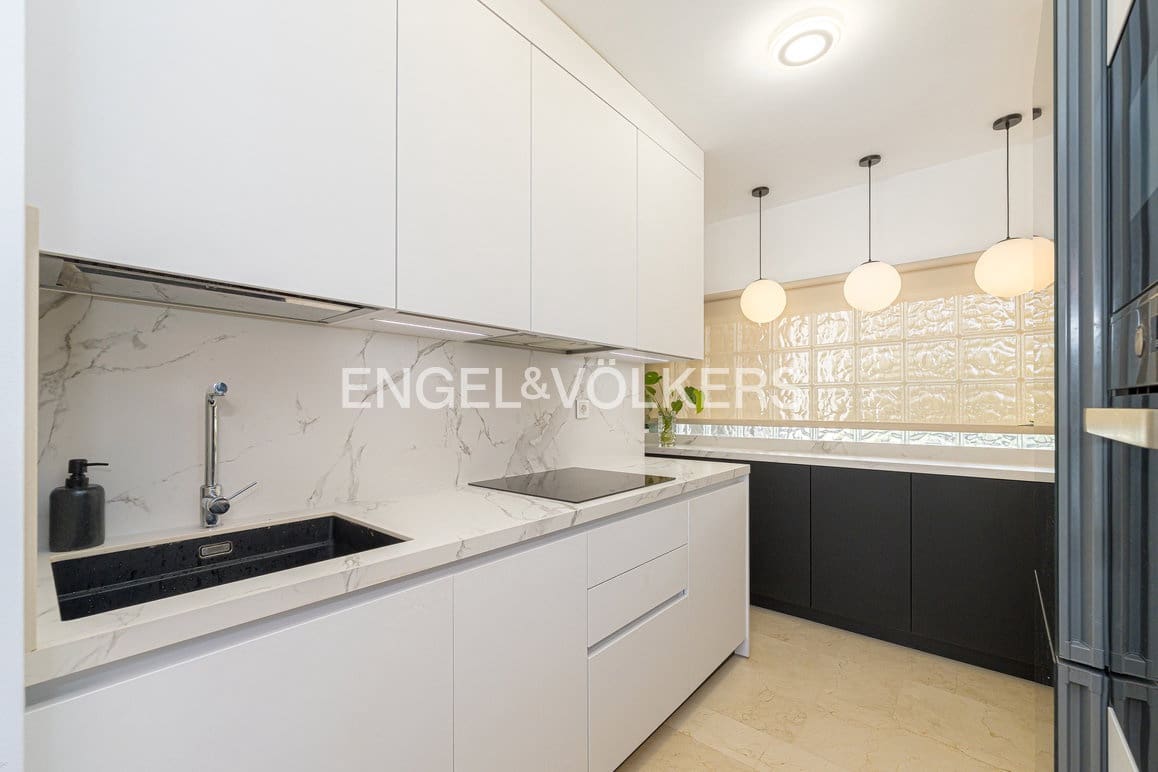 2 bedroom Apartment for sale in Benidorm with pool garage - € 760,000 (Ref: 9981389)