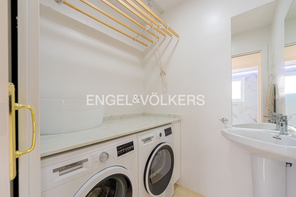 4 sovrum Takvåning till salu i Benidorm med garage - 1 350 000 € (Ref: 9981390)