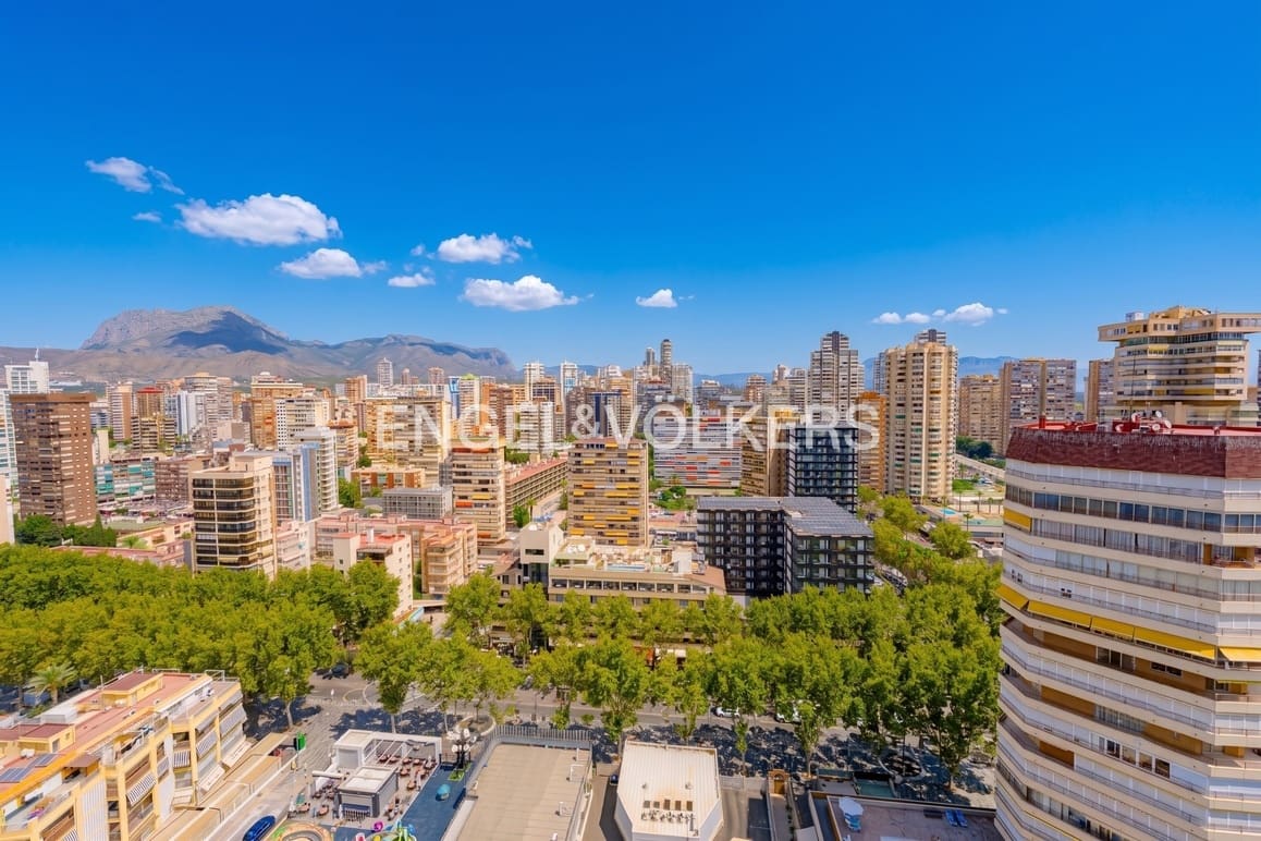 4 sovrum Takvåning till salu i Benidorm med garage - 1 350 000 € (Ref: 9981390)