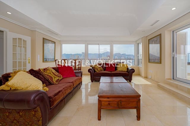 4 chambre Penthouse à vendre à Juzgados - Plaza de Toros, Benidorm avec garage - 1 350 000 € (Ref: 9981390)