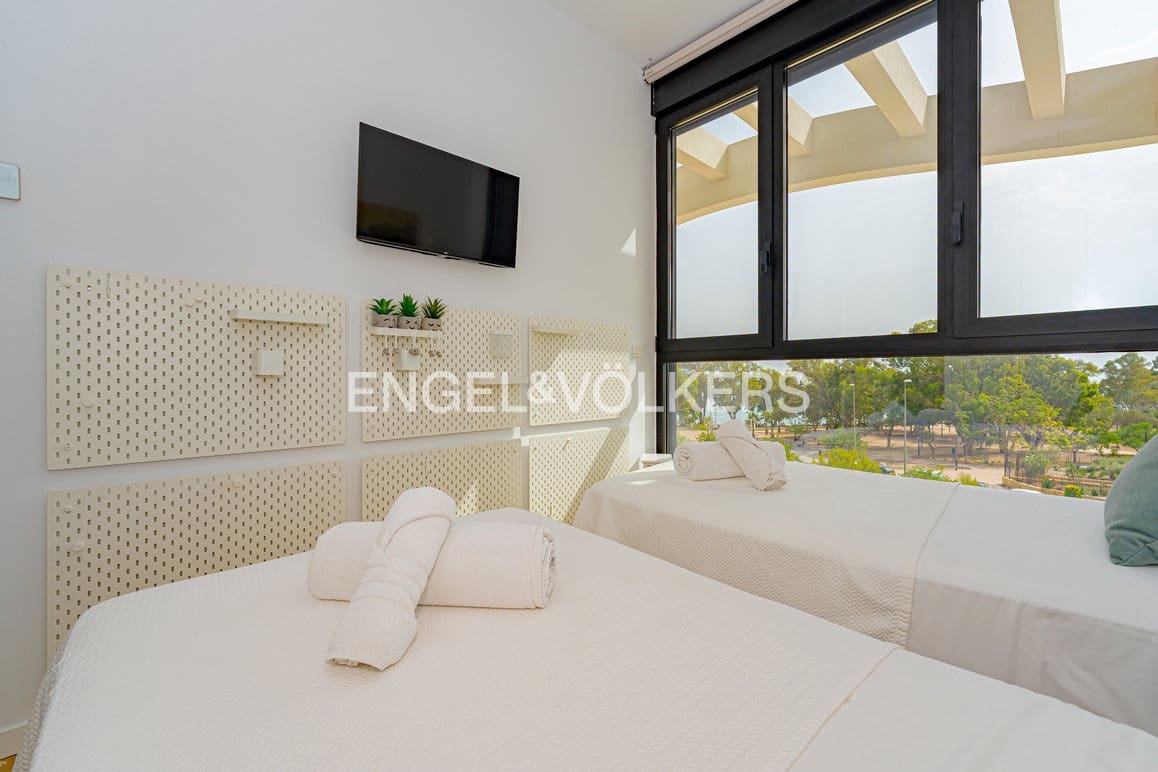 2 bedroom Apartment for sale in La Villajoyosa / Vila Joiosa with pool garage - € 649,000 (Ref: 9985327)