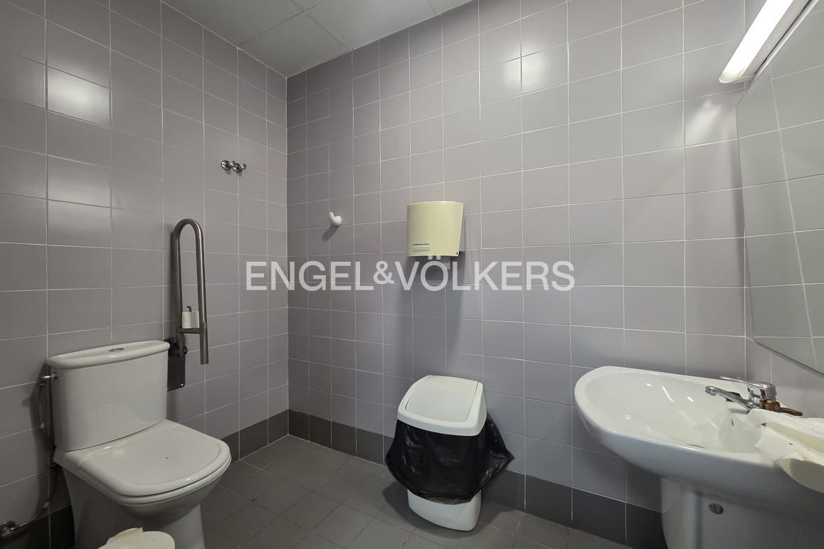 Commercieel te huur in Benidorm - € 2.800 (Ref: 9985328)
