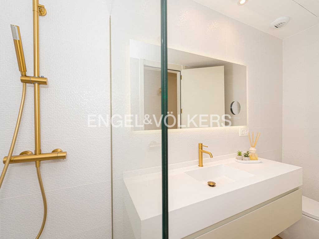 3 Zimmer Apartment zu verkaufen in Benidorm mit Pool Garage - 1.065.000 € (Ref: 9985329)