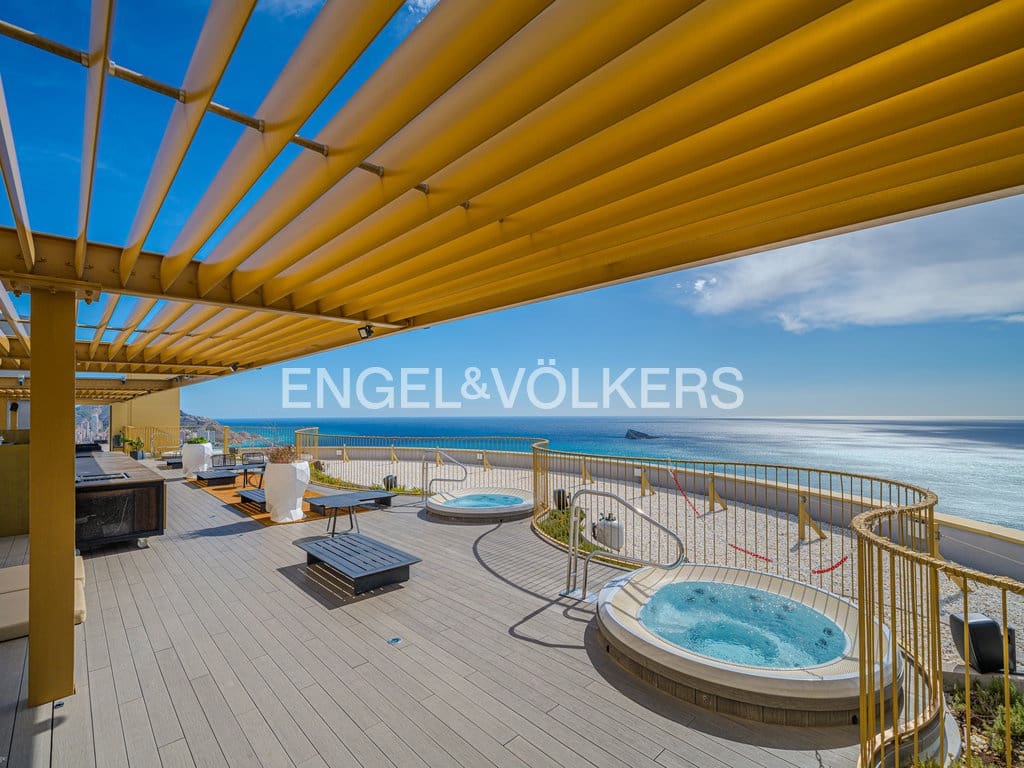 3 Zimmer Apartment zu verkaufen in Benidorm mit Pool Garage - 1.065.000 € (Ref: 9985329)