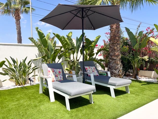 3 soveværelse Villa til salg i Lomas de Cabo Roig - Los Dolses, Orihuela - € 749.000 (Ref: 10014715)