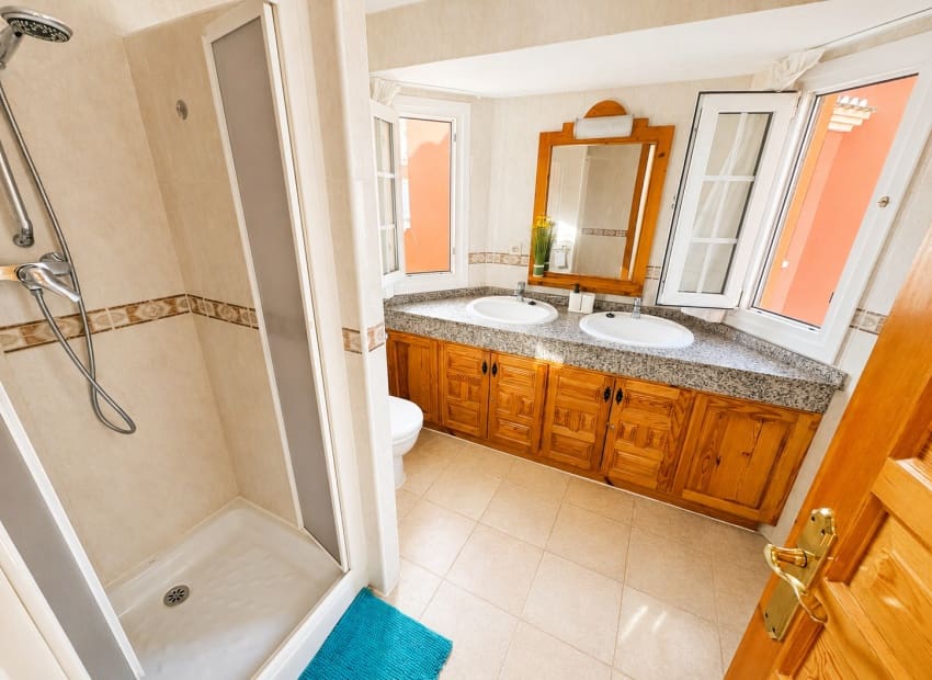 Chalet de 2 habitaciones en Baños y Mendigo en venta - 159.000 € (Ref: 10033116)