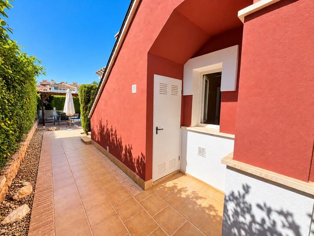 2 makuuhuone Huvila myytävänä paikassa Mar Menor Golf Resort, Torre-Pacheco mukana uima-altaan - 319 950 € (Ref: 10101379)