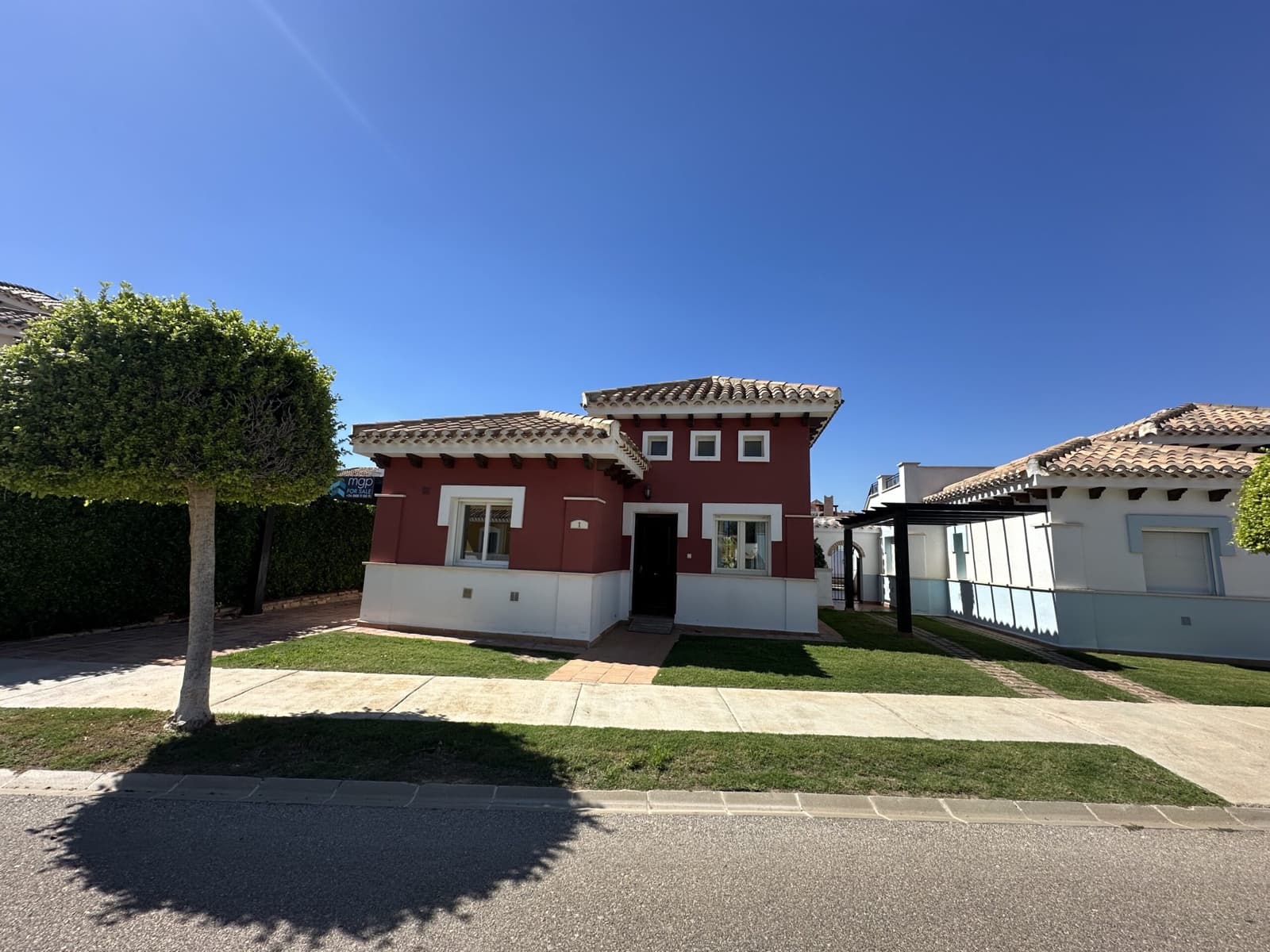 2 makuuhuone Huvila myytävänä paikassa Mar Menor Golf Resort mukana uima-altaan - 319 950 € (Ref: 10101379)