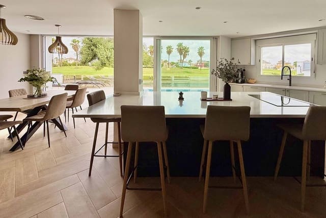 4 camera da letto Villa in vendita in Mar Menor Golf Resort, Torre-Pacheco con piscina garage - 980.000 € (Rif: 10120607)