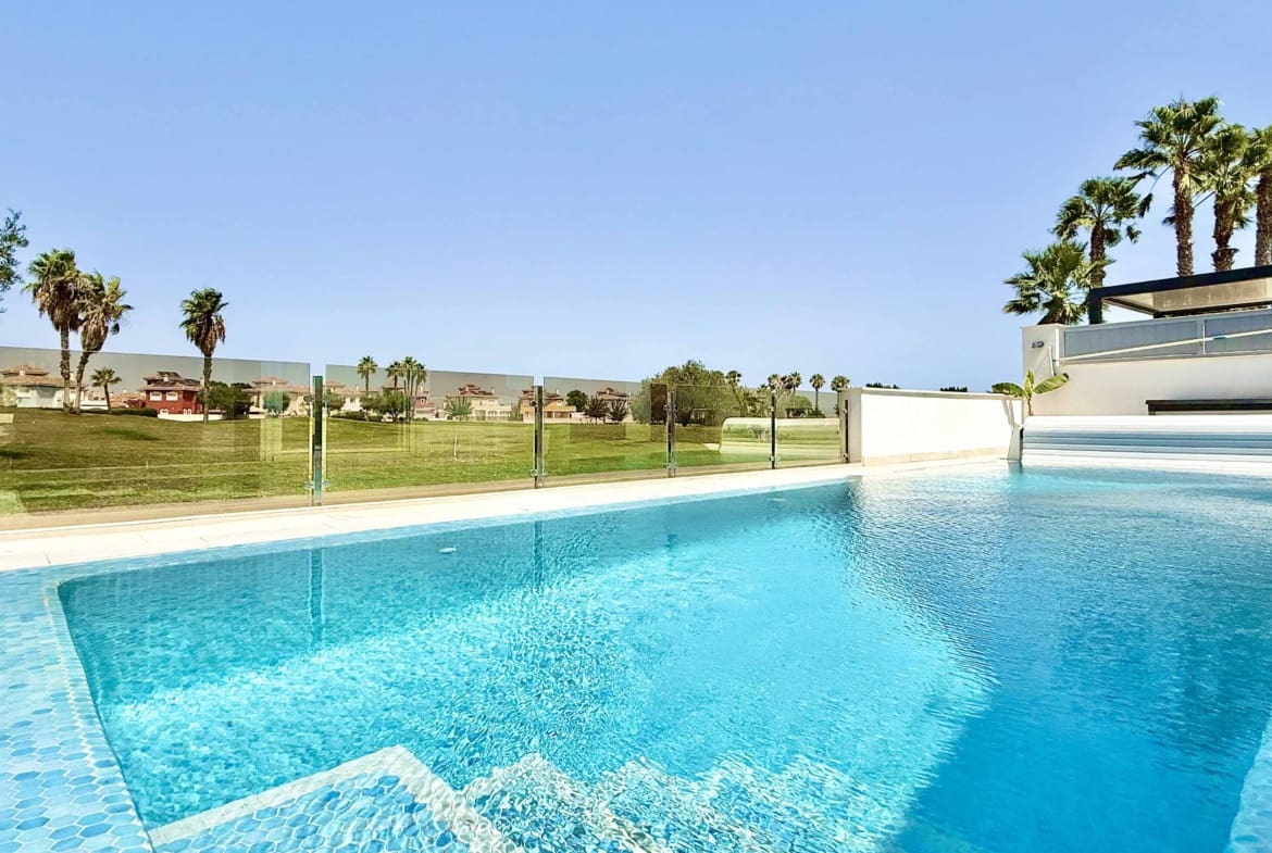 4 camera da letto Villa in vendita in Mar Menor Golf Resort con piscina garage - 980.000 € (Rif: 10120607)