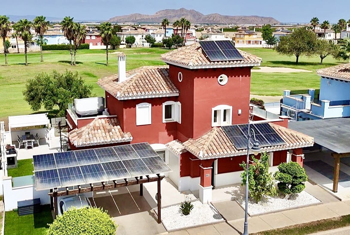 4 camera da letto Villa in vendita in Mar Menor Golf Resort con piscina garage - 980.000 € (Rif: 10120607)