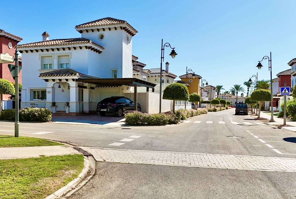 3 sovrum Villa till salu i Mar Menor Golf Resort med pool - 585 000 € (Ref: 10130673)